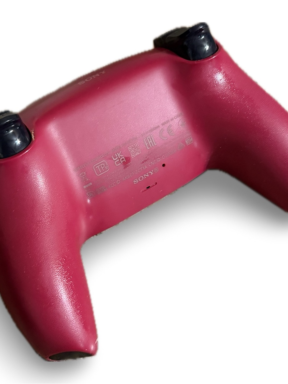 Sony PS5 Wireless Controller - Crimson Red (like new) - Picture 3 of 6